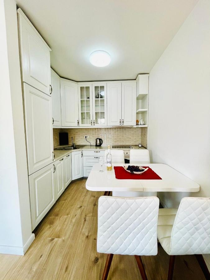 4 Llullat - City Center Apartment Пристина Екстериор снимка