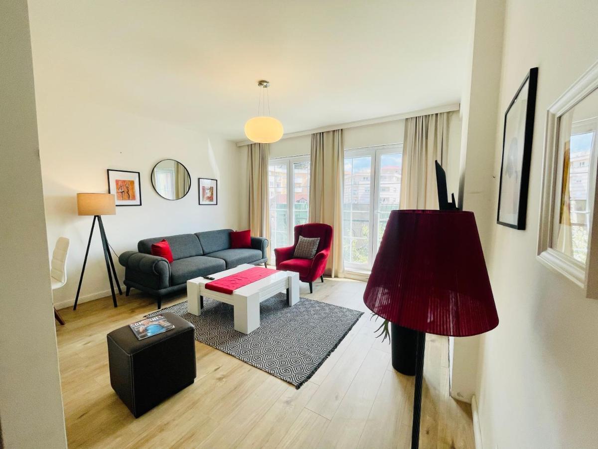 4 Llullat - City Center Apartment Пристина Екстериор снимка